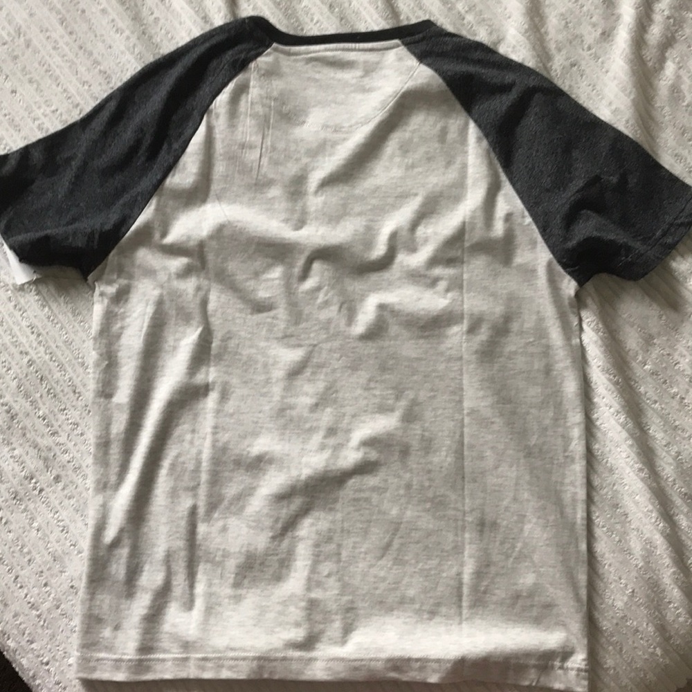 Reaction Kenneth Cole Tee - Picture 4 of 4